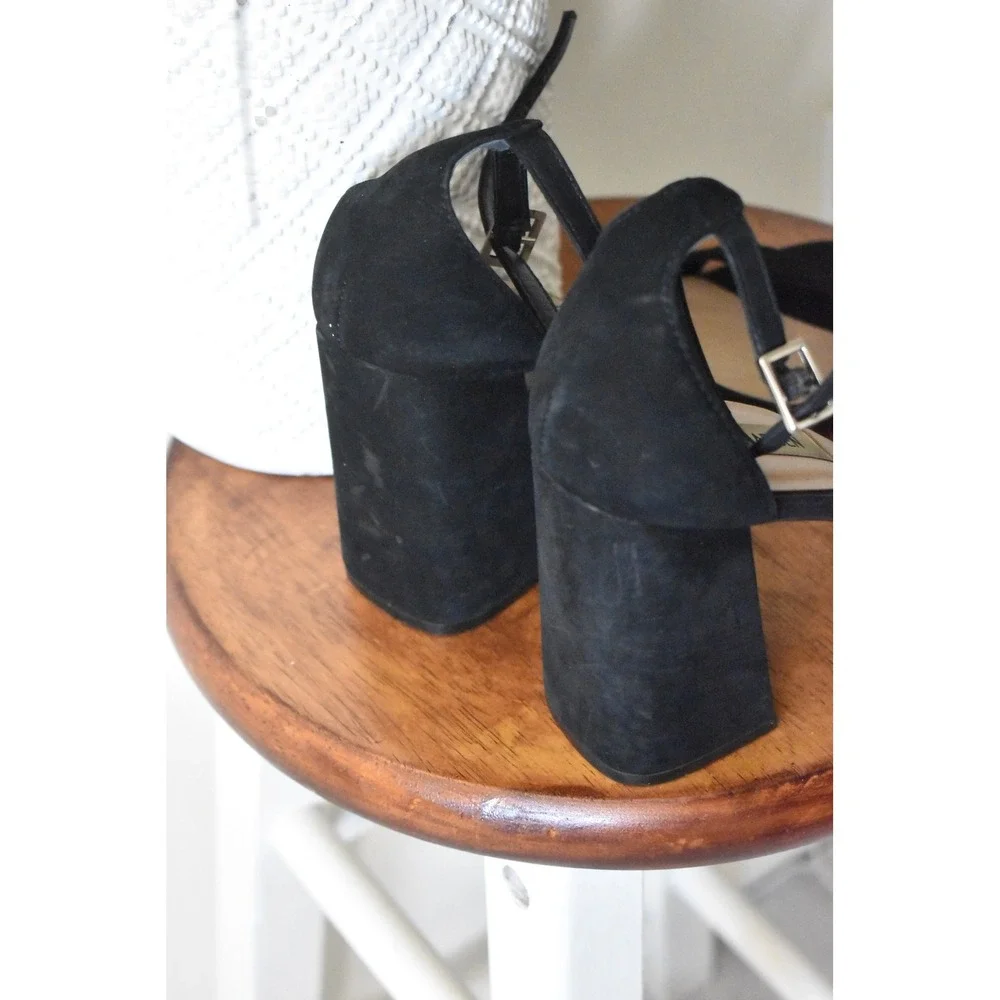 Steve Madden Carrson Sandal Women 9M Black Suede Block Heel Ankle Strap